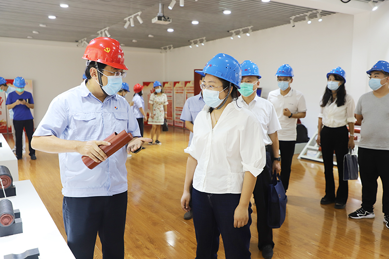 2021-8-26济宁市高端装备产业集群指挥部工作专班到海纳科技调研“助企攀登”工作（2）.JPG