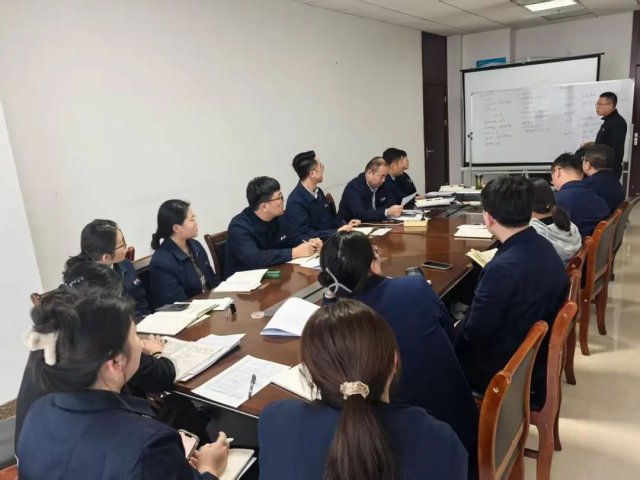 财务部组织召开业务能力提升会议